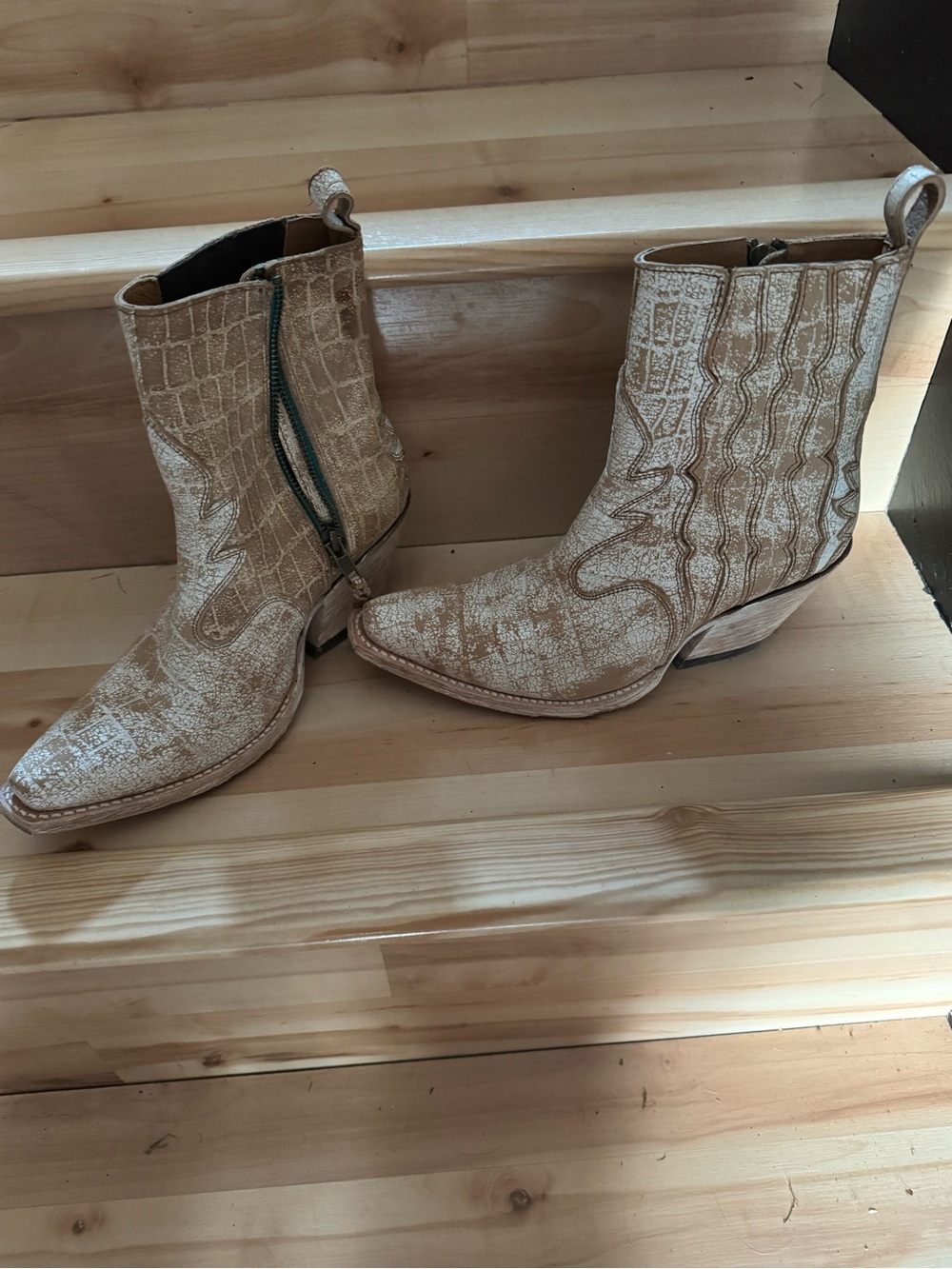 Ariat Distressed Croc-Embossed Tan & Cream Ankle Cowboy Boots - Picture 2 of 4